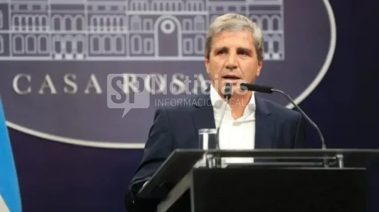 Caputo apunta a recaudar US$ 2.000 millones con privatizaciones y lanza bono en dólares